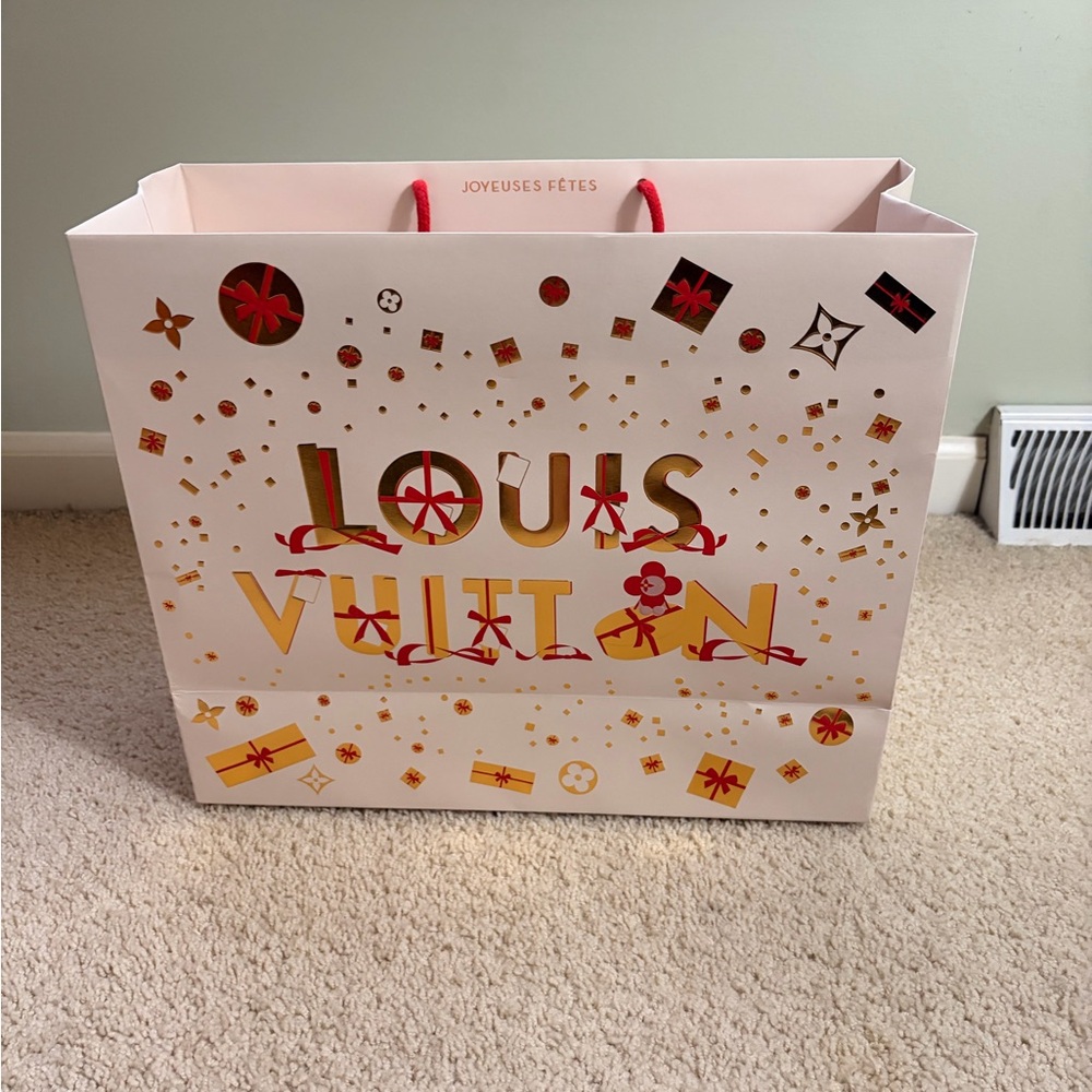 Louis Vuitton Festive Gift Bag with Red and Gold Accents - Picture 4 of 7
